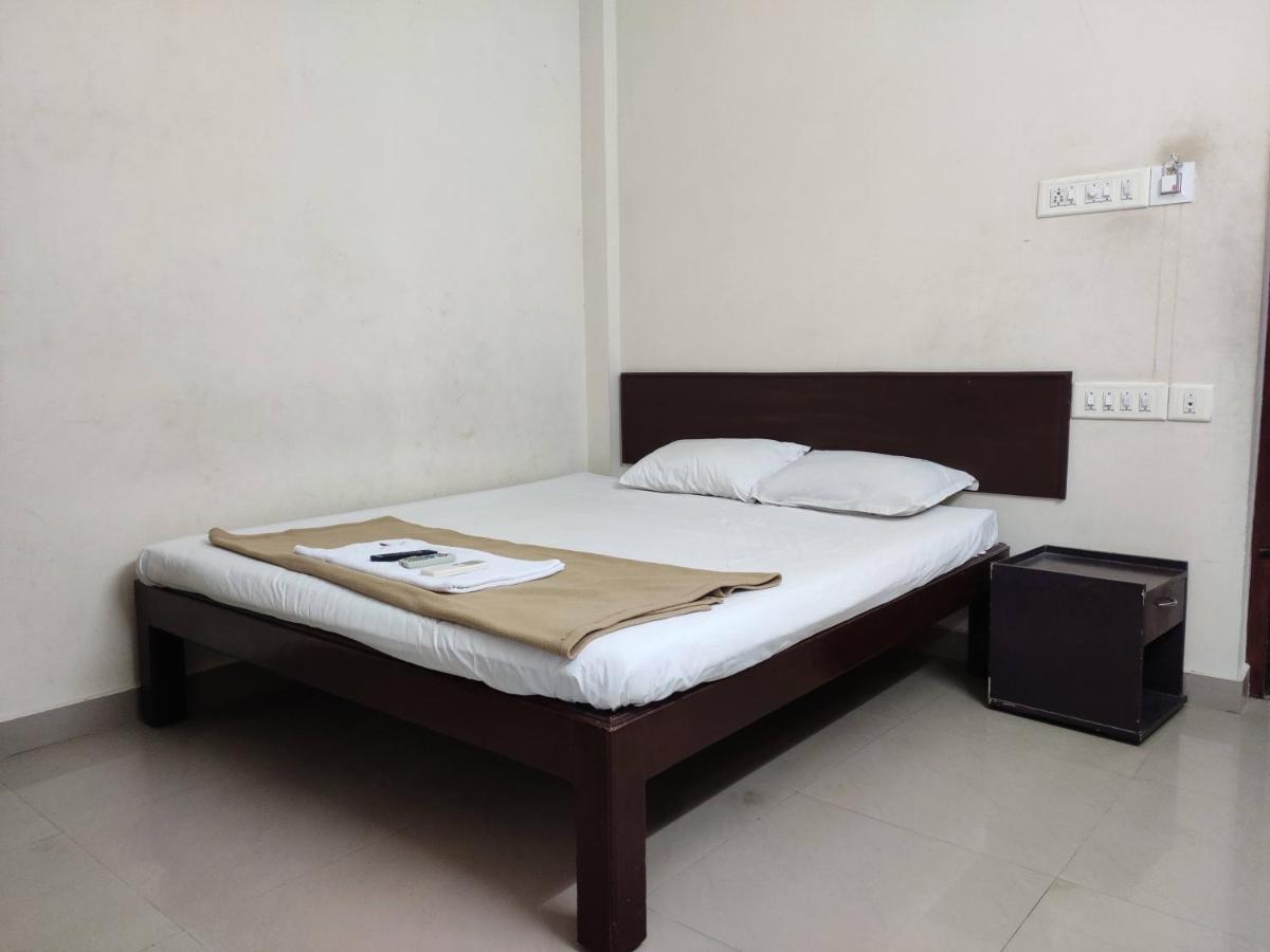 Subasree Cottage Tirunallar Dış mekan fotoğraf