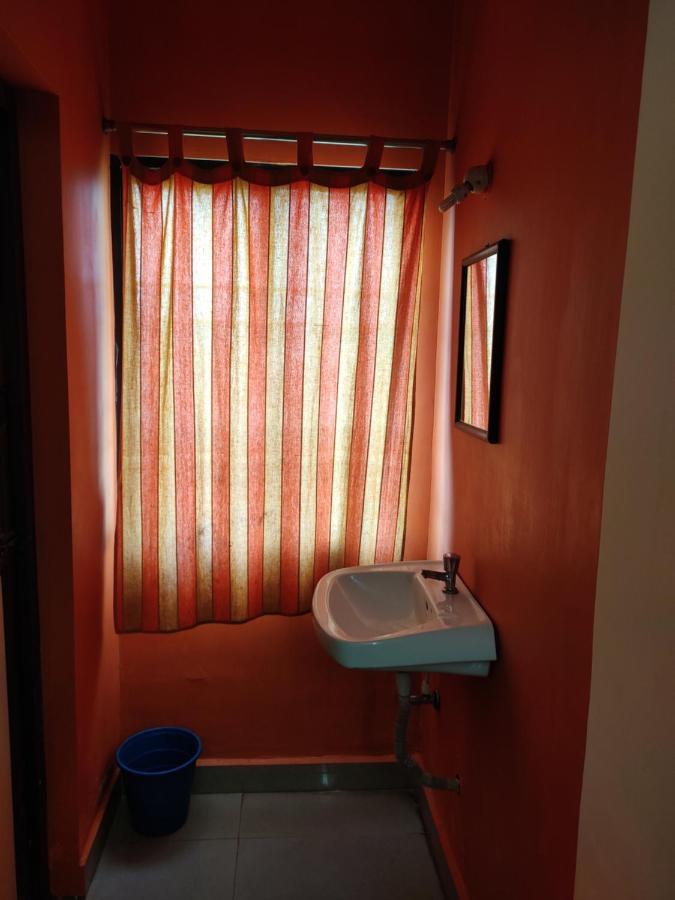Subasree Cottage Tirunallar Dış mekan fotoğraf