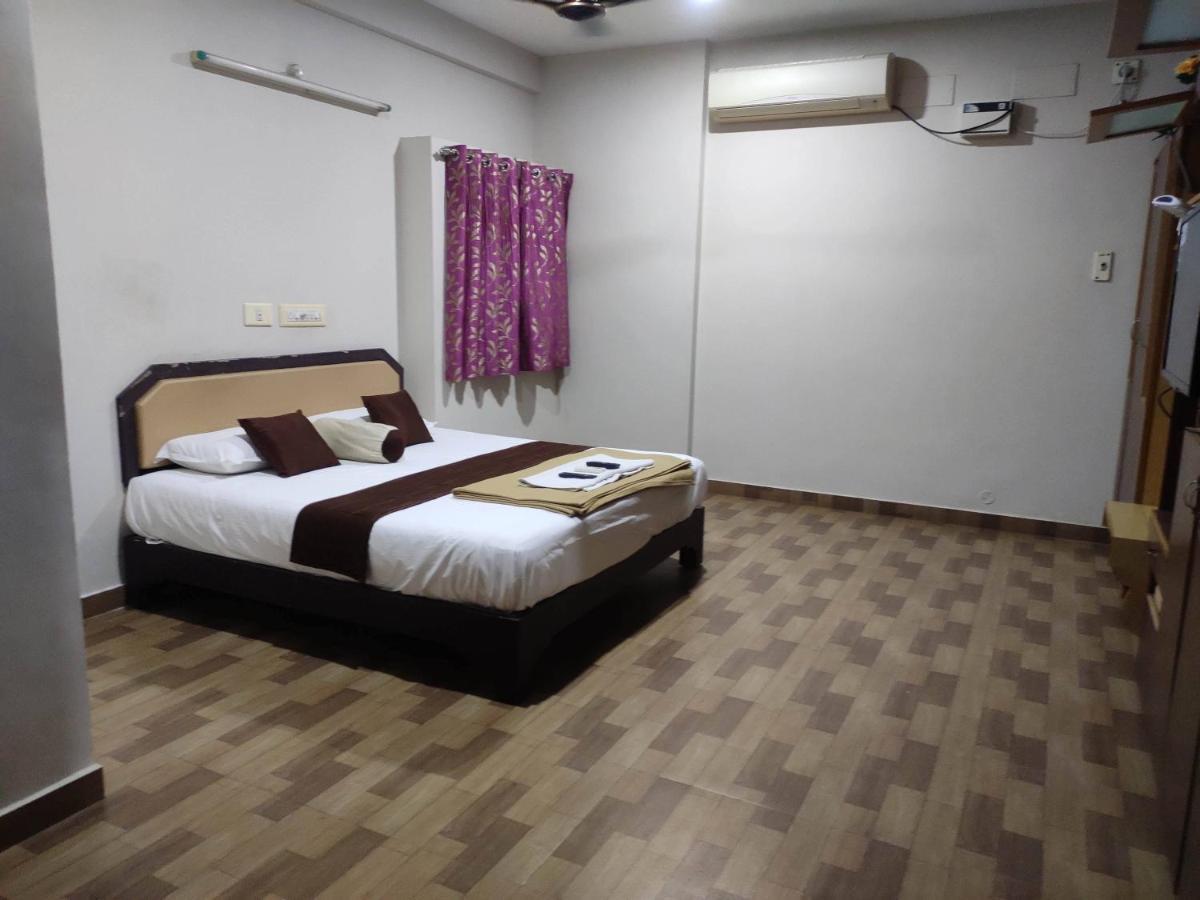 Subasree Cottage Tirunallar Dış mekan fotoğraf