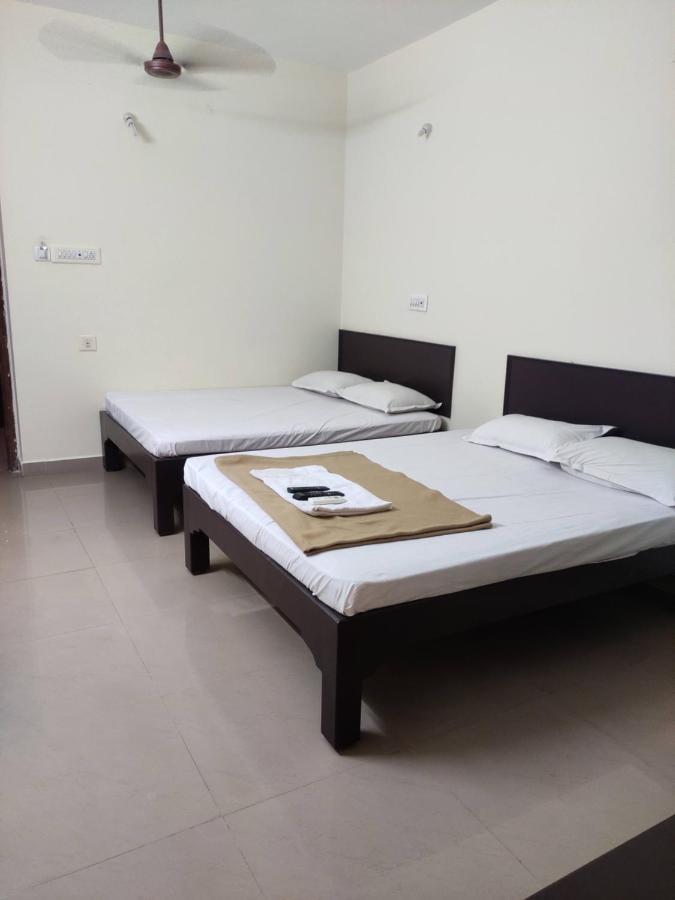 Subasree Cottage Tirunallar Dış mekan fotoğraf