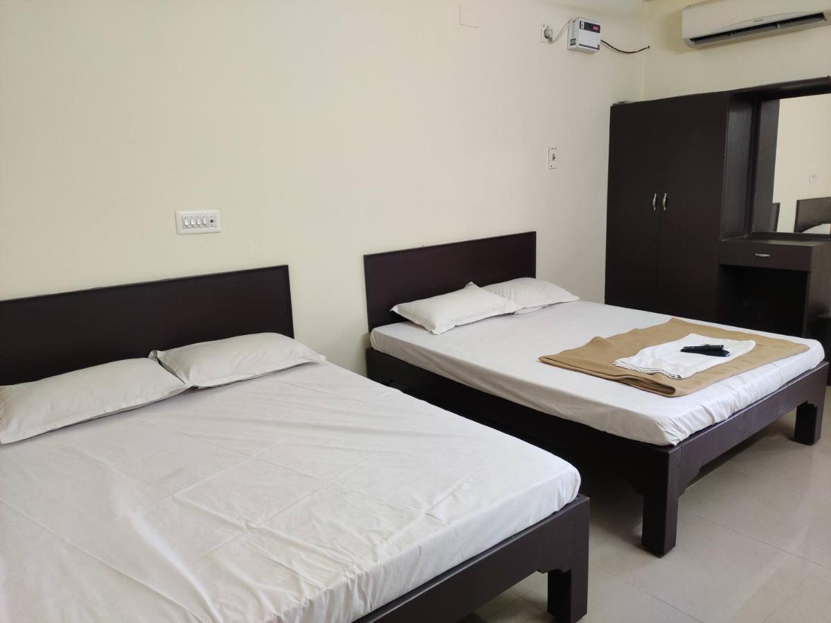 Subasree Cottage Tirunallar Dış mekan fotoğraf