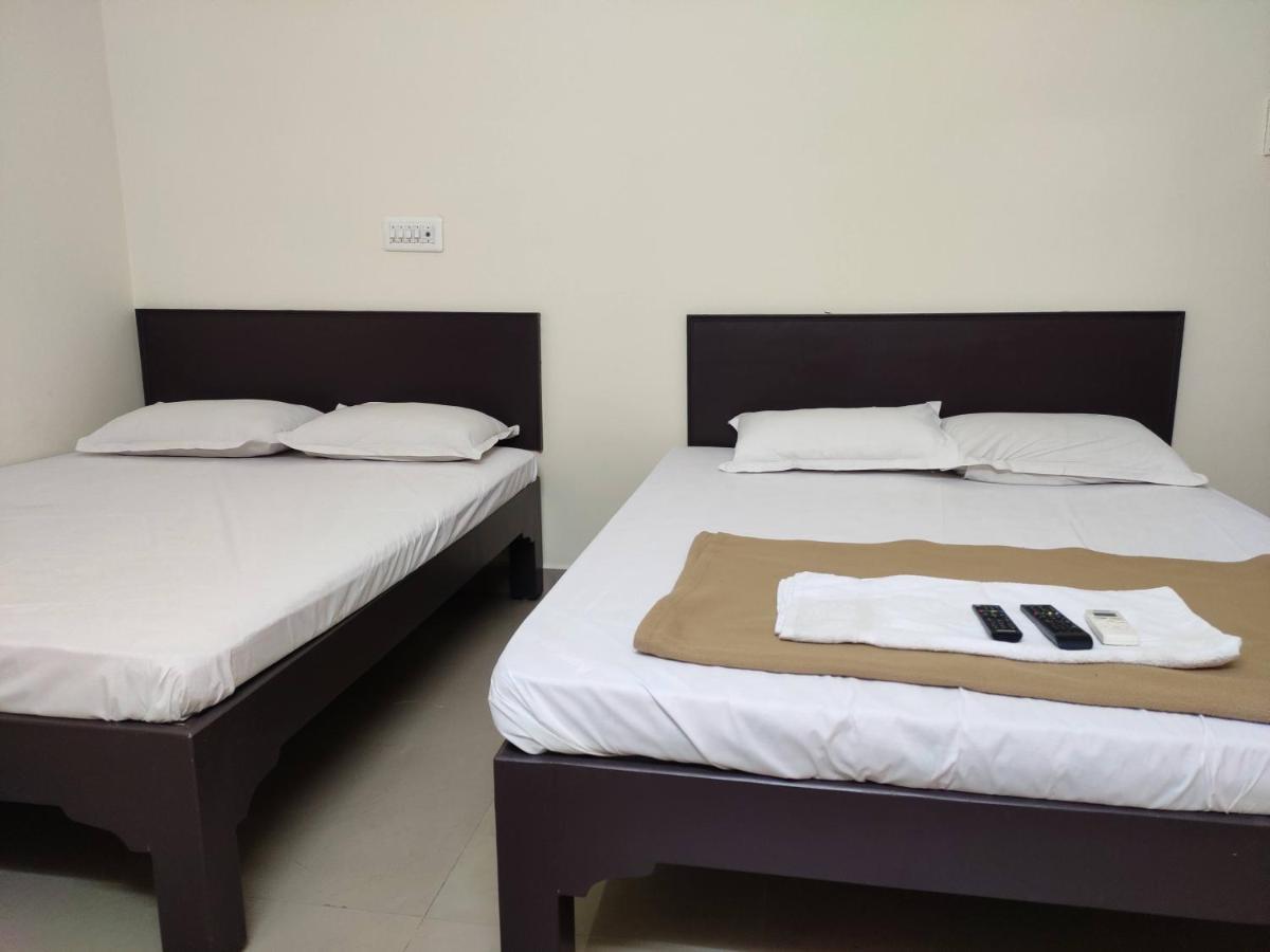 Subasree Cottage Tirunallar Dış mekan fotoğraf
